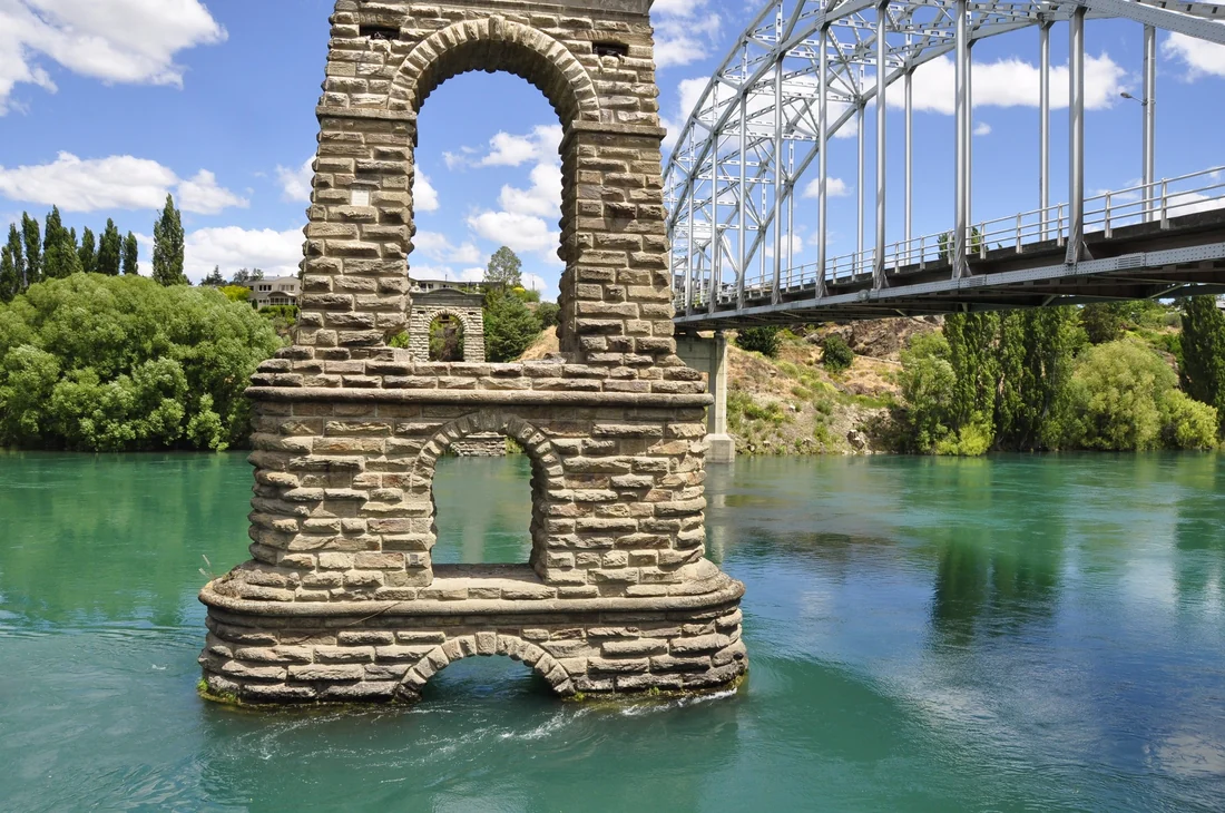 The Balclutha River bridge marked the turn inland.