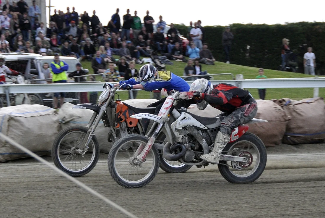 Jason Feaver and Alex Griffin on the long track