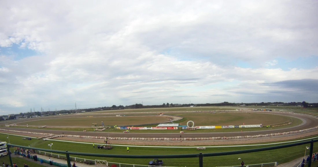 A wide-angle view of the long-track racing