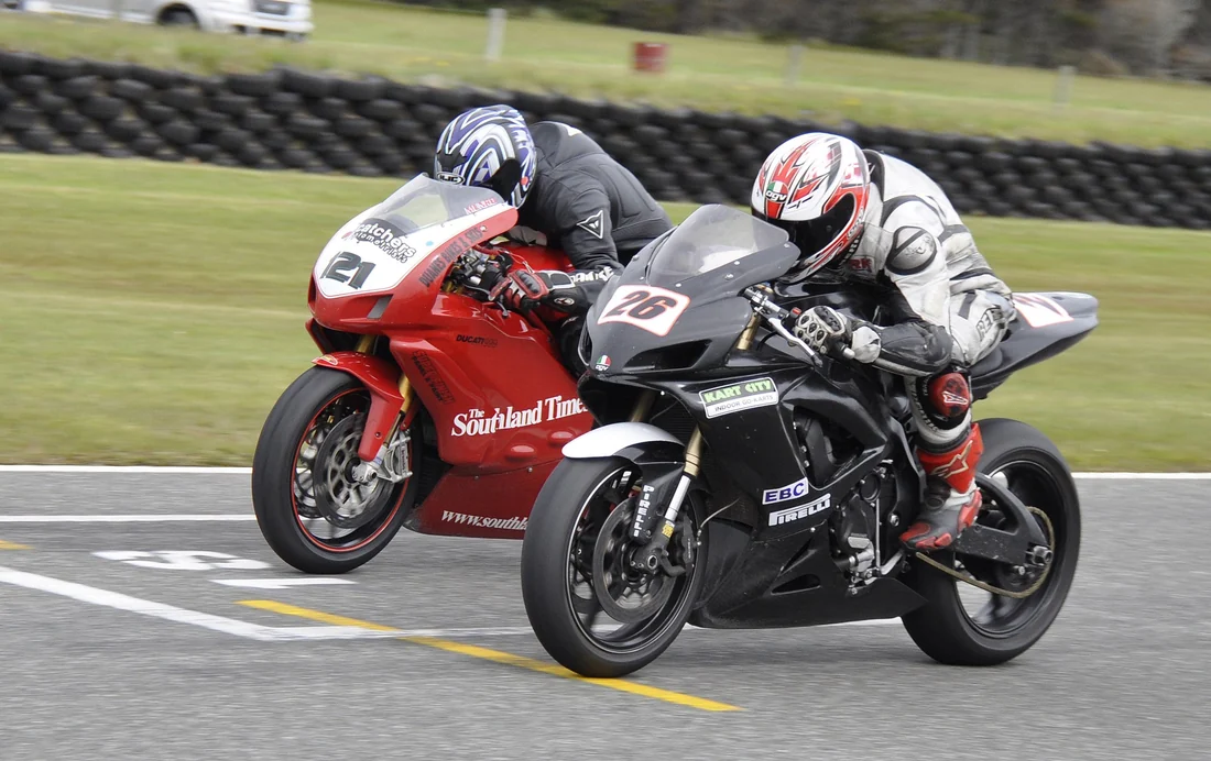 Lee Munro dices at Teretonga