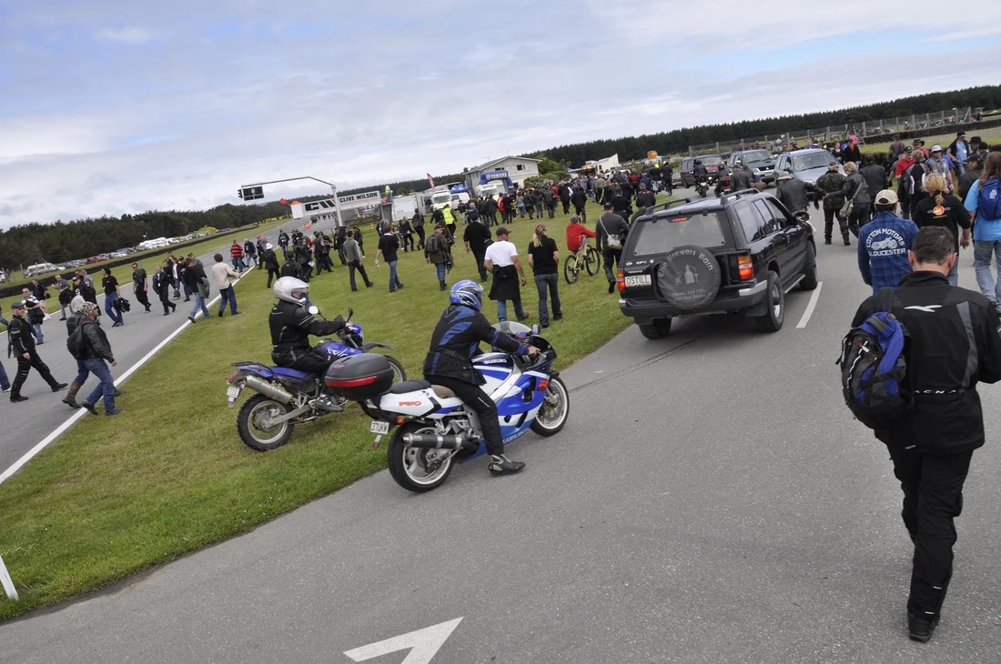Lee Munro dices at Teretonga