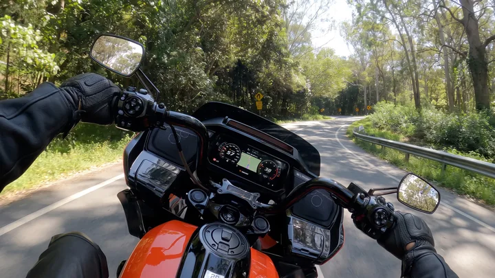 Harley-Davidson CVO Road Glide switchgear setup